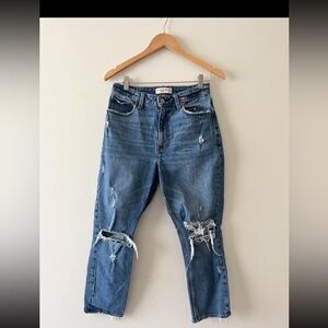 A&F curve love mom Jean